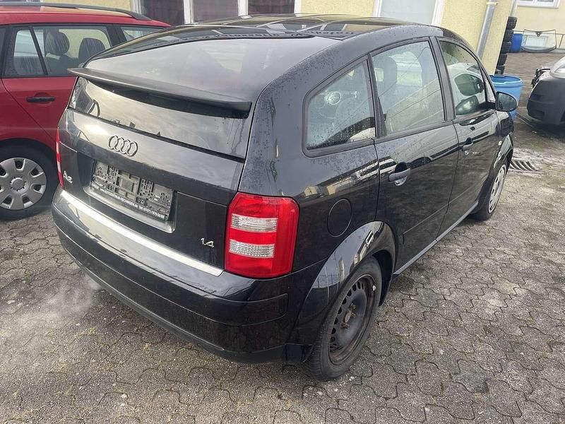 Second-hand Audi A2 75 CP (55 kW) 2002 Negru Hatchback