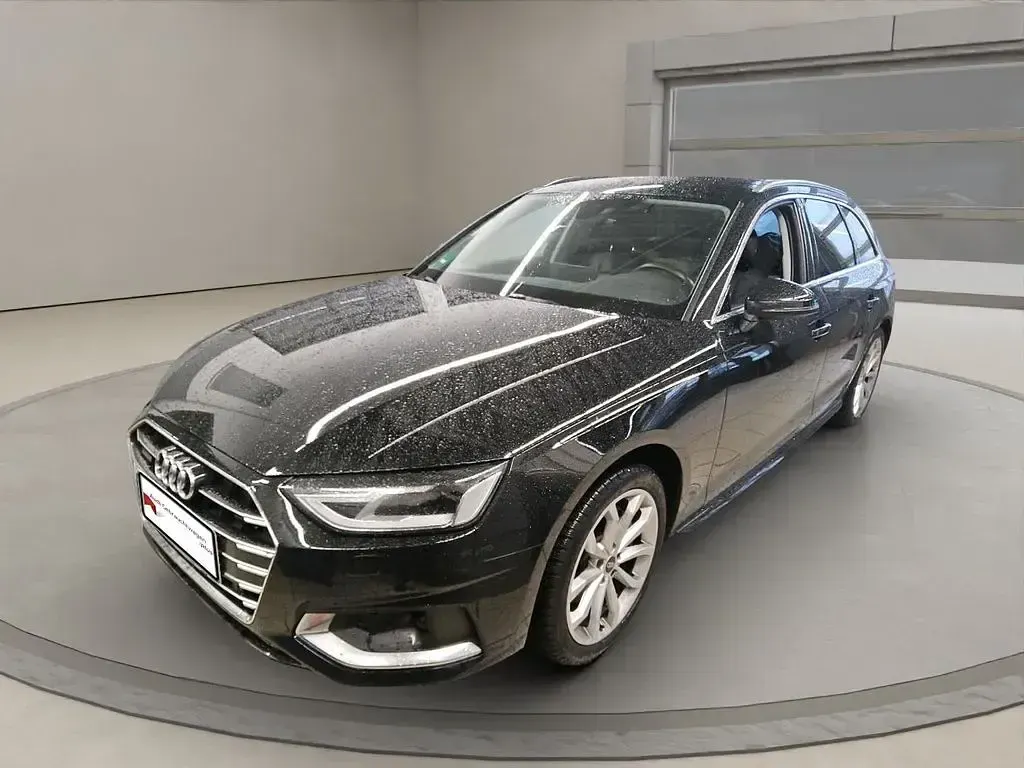 Gebraucht Audi A4 Ambiente 204 PS (150 kW) 2023 Mythosschwarz (metallic) Kombi