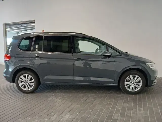 Gebraucht VW Touran Comfortline 150 PS (110 kW) 2024 Graukeine angabe Van / Kleinbus