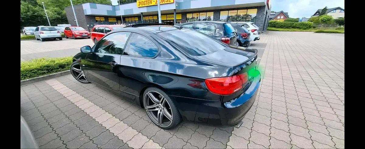 Gebraucht BMW 320 184 PS (135 kW) 2011 Schwarz Coupé