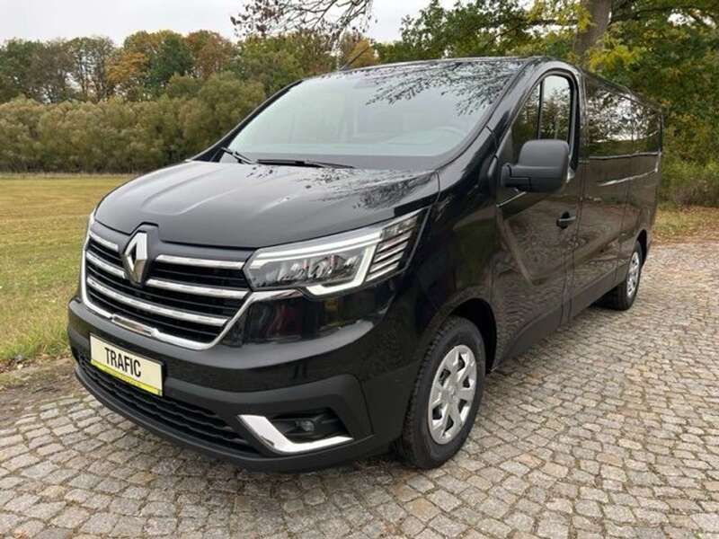 Tenebroschwarz Gebraucht 2023 Renault Trafic Van | 37.890 € (Fairer Preis) - Bild 1/4