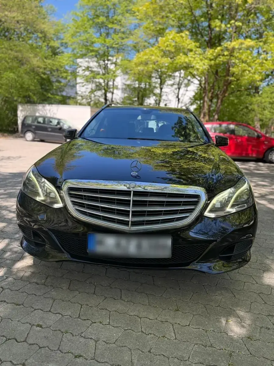 Gebraucht Mercedes E220 170 PS (125 kW) 2013 Schwarz Kombi
