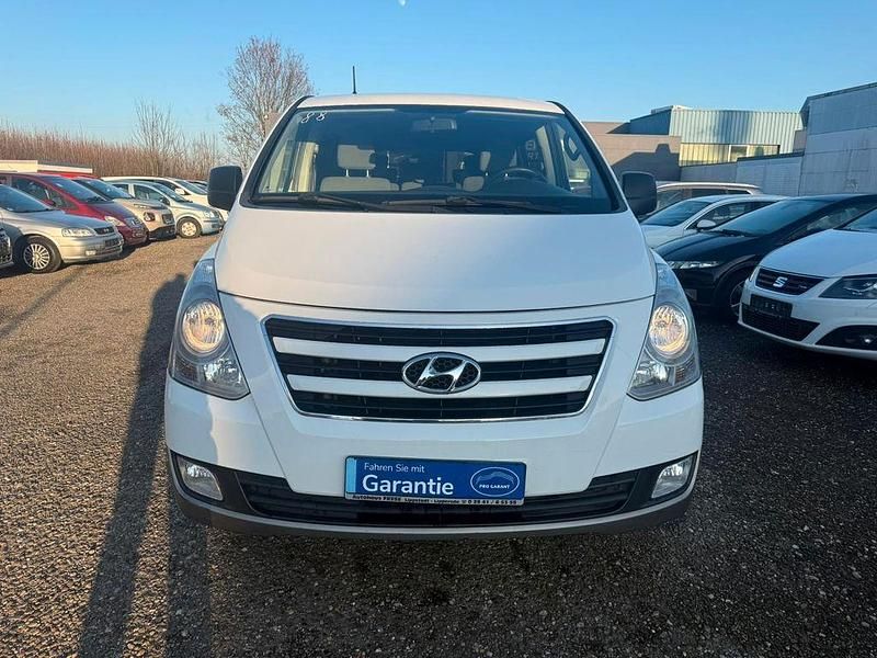 Gebraucht Hyundai H-1 170 PS (125 kW) 2014 Weiß Van / Kleinbus