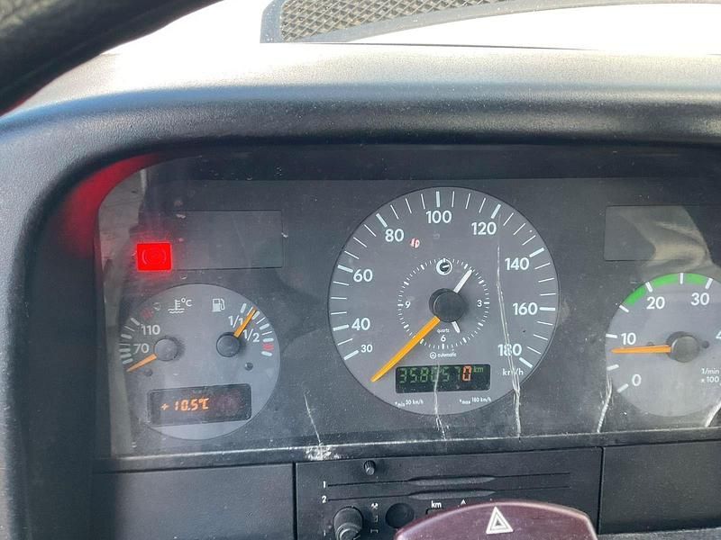 Second-hand VW LT 158 CP (116 kW) 2002 Alb Monovolum