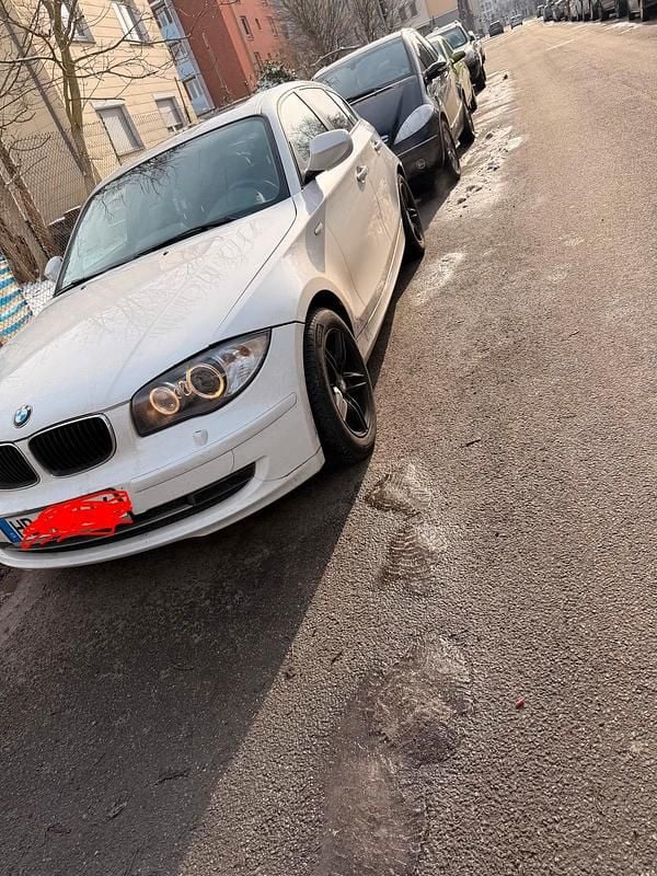 Gebraucht BMW 120 177 PS (130 kW) 2011 Weiß Kleinwagen