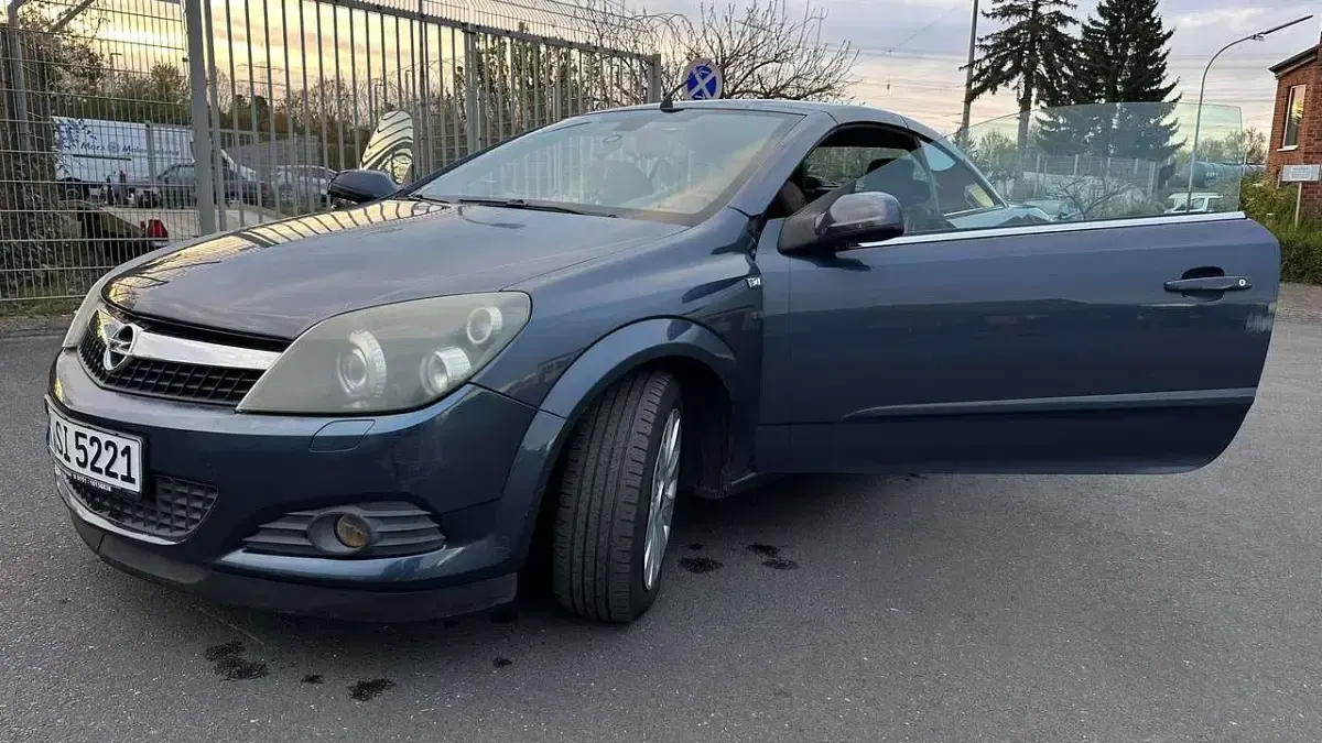 Gebraucht Opel Astra Edition 140 PS (102 kW) 2006 Cabrio