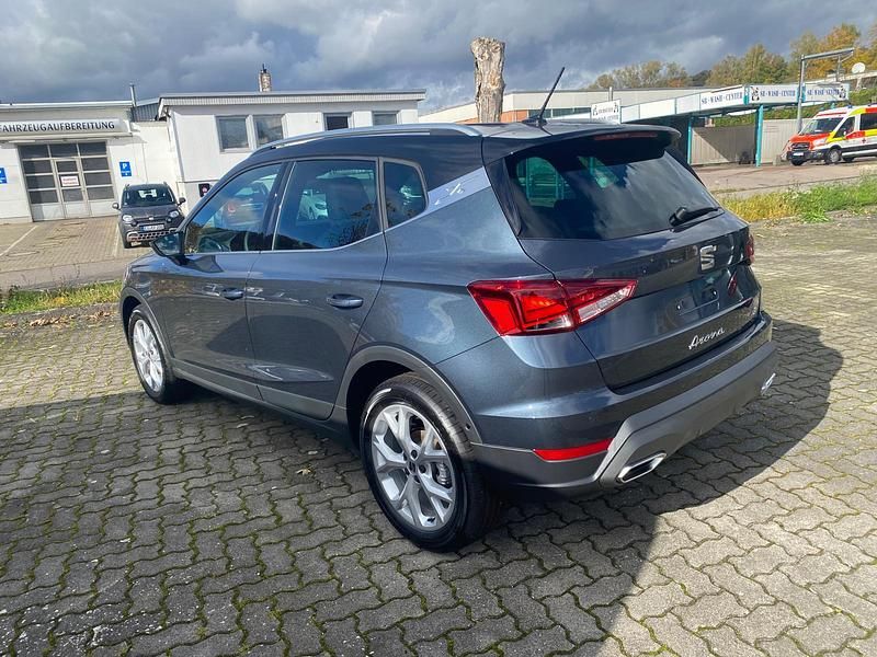 Neu Seat Arona FR 150 PS (110 kW) 2025 "magnetic tech" SUV