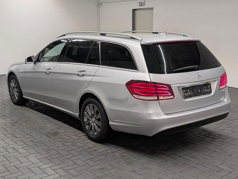Gebraucht Mercedes E220 170 PS (125 kW) 2015 Iridiumsilbermet. Limousine