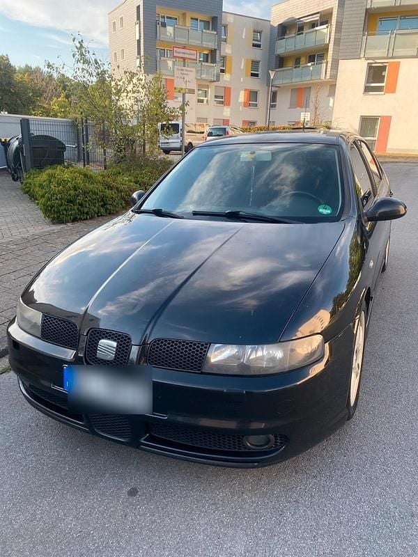 Schwarz Gebraucht 2004 Seat Leon Sport Limousine | 1.499 € (Superpreis) - Bild 1/4