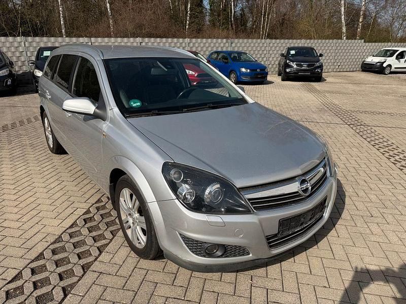 Gebraucht Opel Astra Selection 116 PS (85 kW) 2009 Grau Limousine