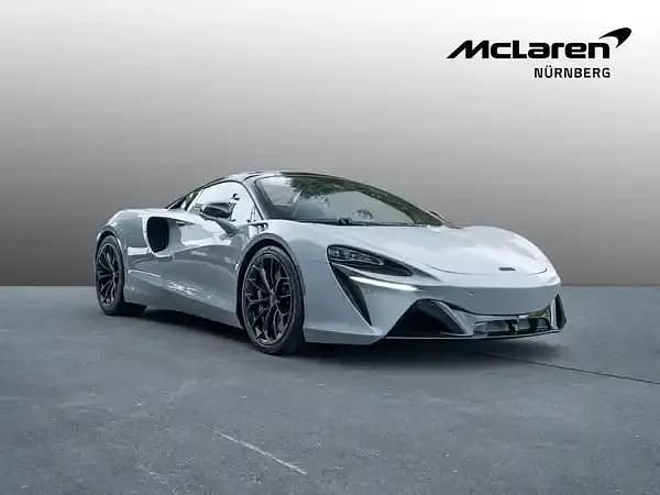 Grau Neu 2025 McLaren Artura Cabrio | 324.195 € (Teuer) - Bild 1/4