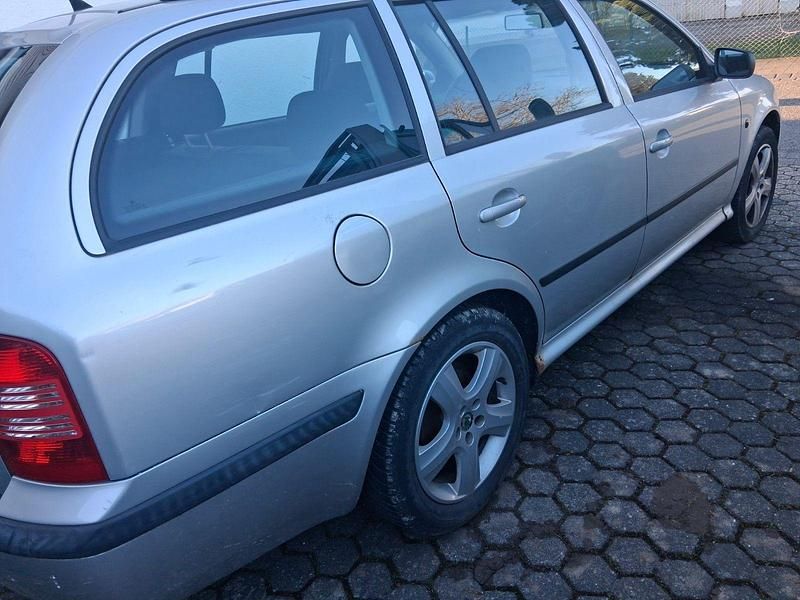 Gebraucht Skoda Octavia 102 PS (75 kW) 2004 Grau Kombi