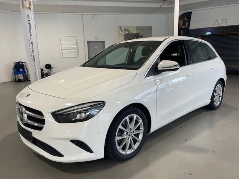 Weiß Gebraucht 2019 Mercedes B200 Van / Kleinbus | 21.999 € (Fairer Preis) - Bild 1/4