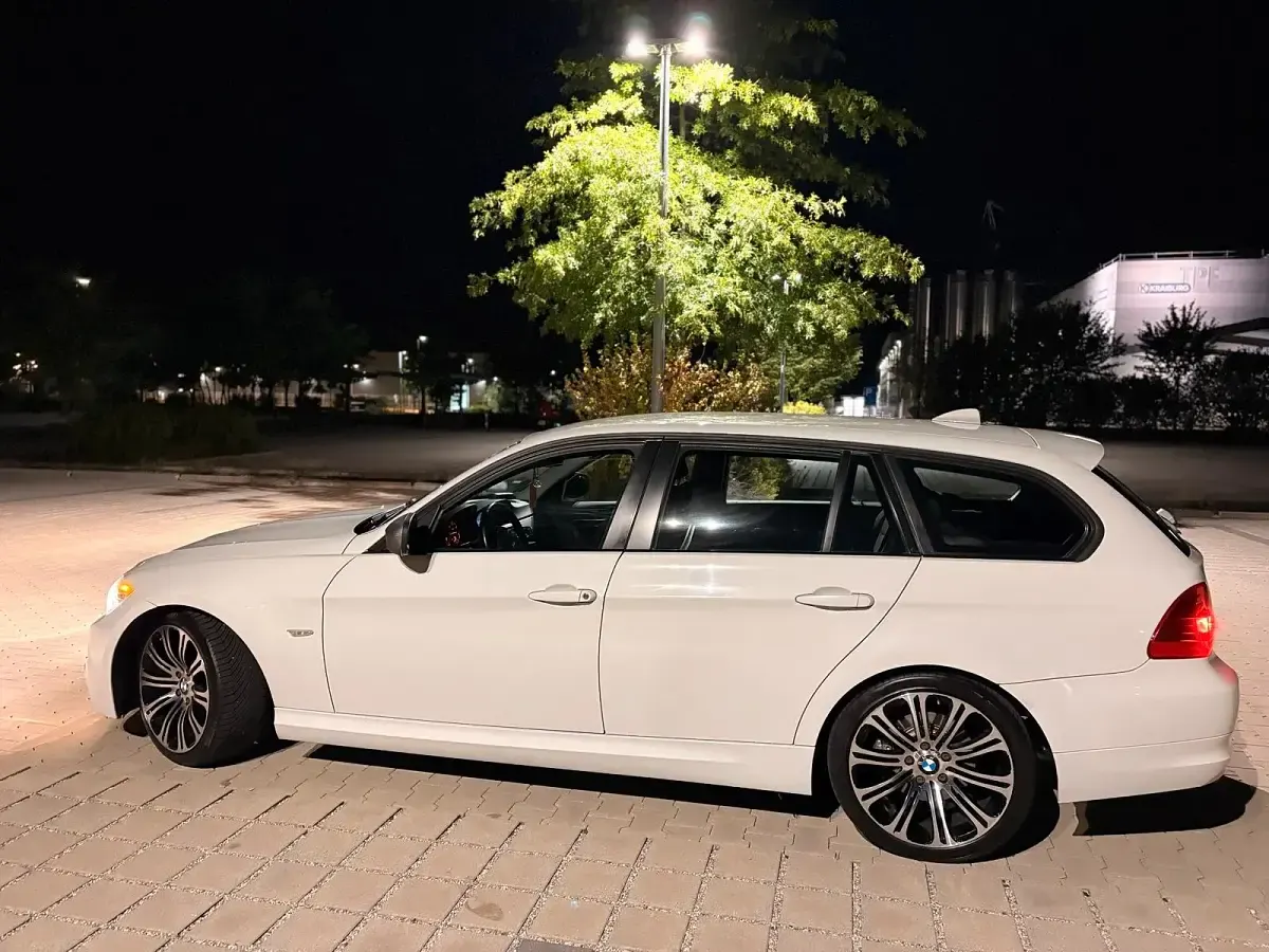 Gebraucht BMW 320 177 PS (130 kW) 2009 Kombi