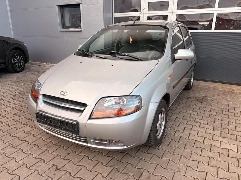 Gebraucht Chevrolet Kalos 94 PS (69 kW) 2003 Silber Limousine