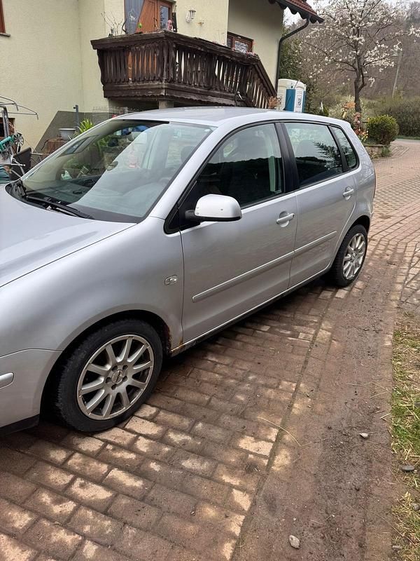 Brugt VW Polo 75 HK (55 kW) 2003 Sølv Hatchback