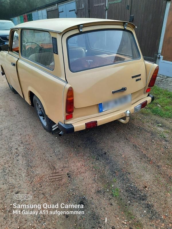 Beige Gebraucht 1987 Trabant 601 Kombi | 4.999 € - Bild 1/4