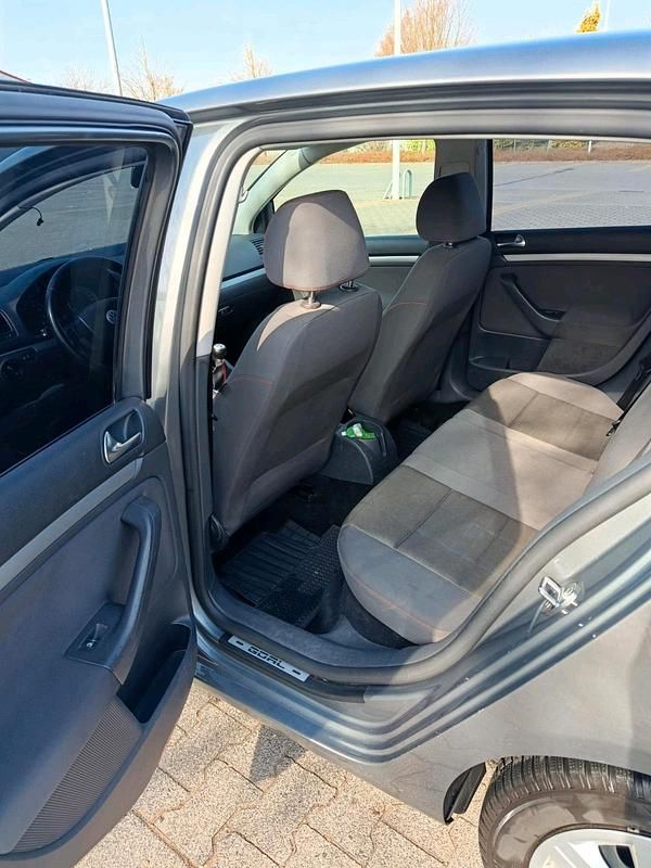 Gebraucht VW Golf V 102 PS (75 kW) 2006 Grau Kleinwagen