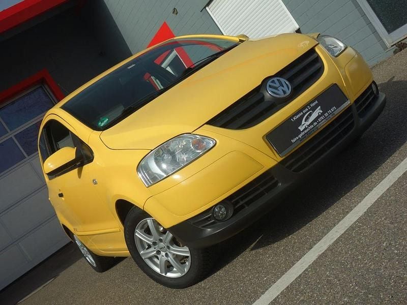 Gebraucht VW Fox Style 54 PS (39 kW) 2011 Gelb Kleinwagen