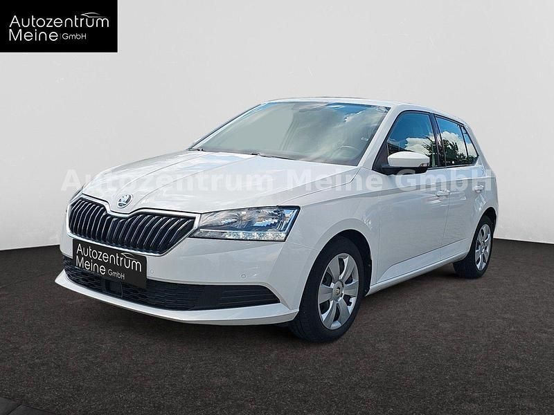 Weiß Gebraucht 2021 Skoda Fabia Ambition Kleinwagen | 11.990 € (Guter Preis) - Bild 1/4