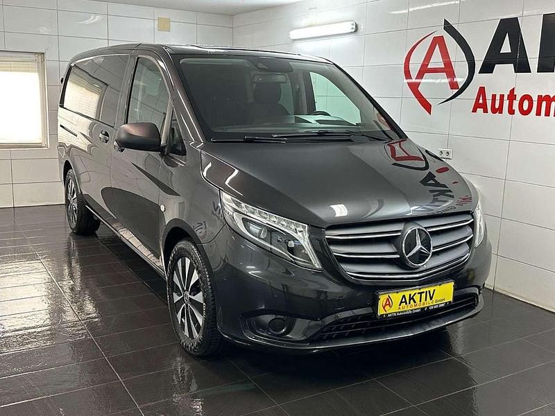 Graphitgrau Gebraucht 2020 Mercedes Vito Van / Kleinbus | 42.790 € (Teuer) - Bild 1/4