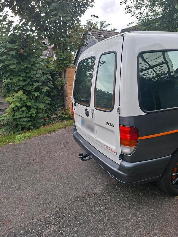 Usata VW Caddy 64 CV (47 kW) 2003 Bianco Monovolume
