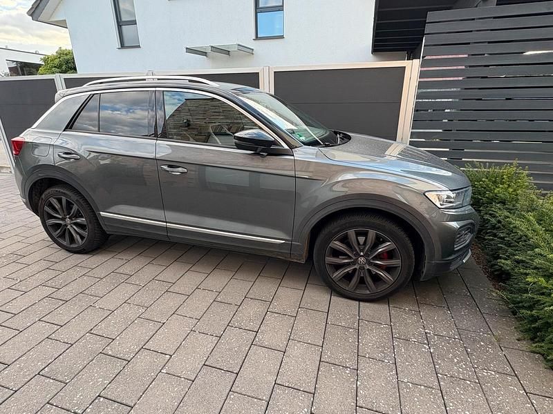 Grau Gebraucht 2018 VW T-Roc Sportline SUV | 19.500 € (Guter Preis) - Bild 1/4