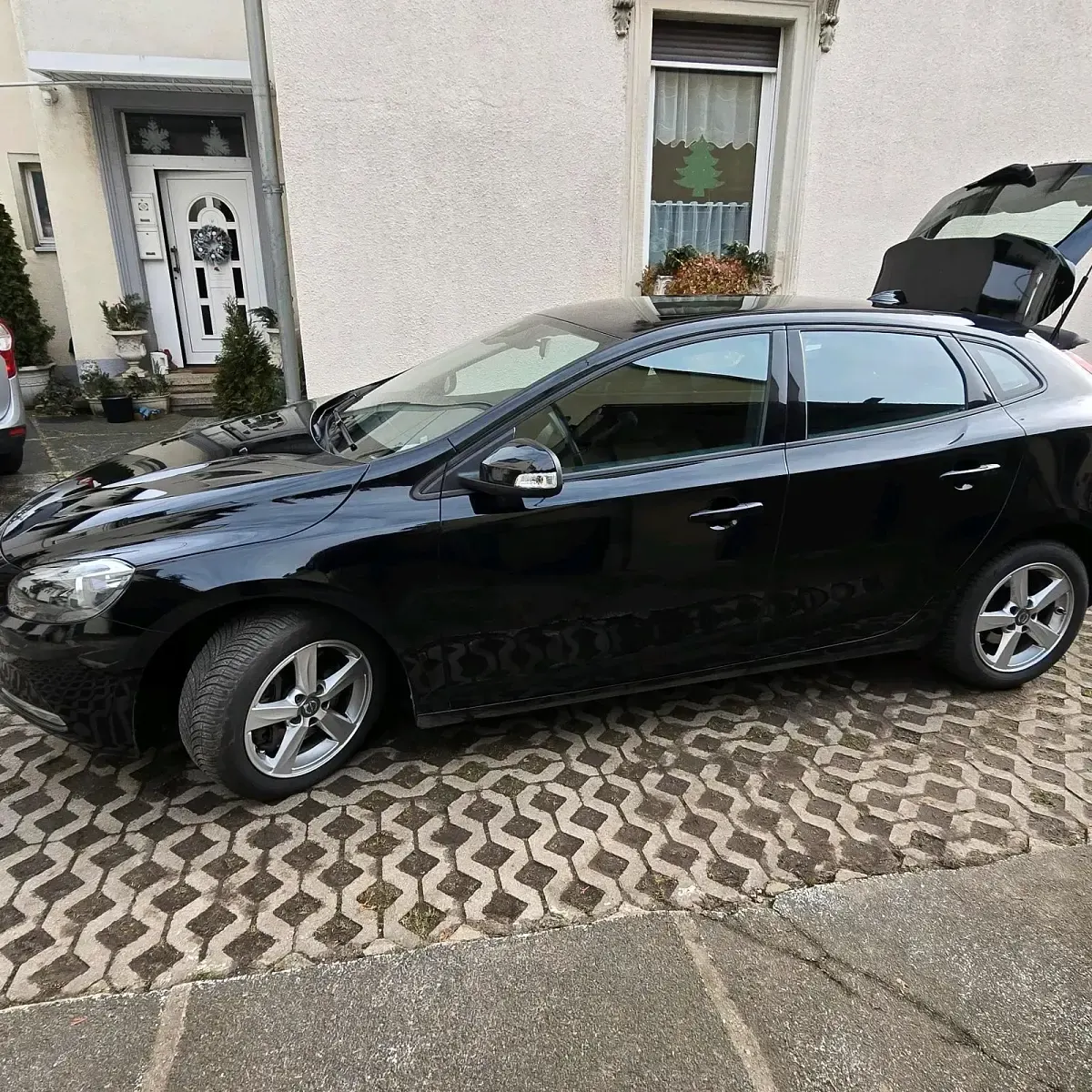 Gebraucht Volvo V40 150 PS (110 kW) 2015 Schwarz Limousine
