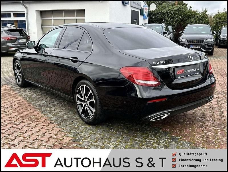 Gebraucht Mercedes E200 Avantgarde 197 PS (144 kW) 2019 Schwarz Limousine