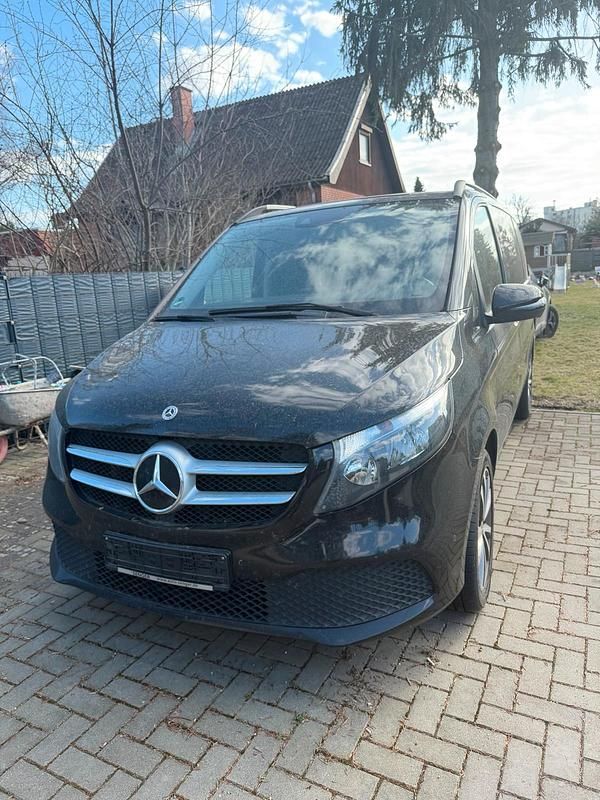 Gebraucht Mercedes V300 237 PS (174 kW) 2021 Schwarz Van / Kleinbus