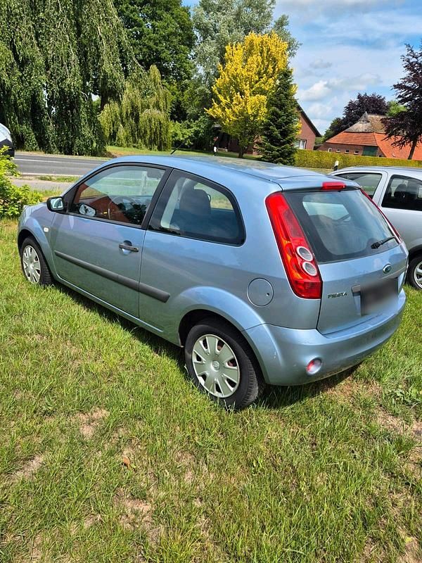 Gebraucht Ford Fiesta 68 PS (50 kW) 2008 Blau Kleinwagen