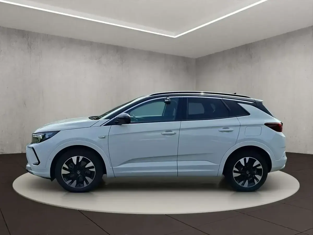 Gebraucht Opel Grandland X Elegance 224 PS (164 kW) 2023 Jade weiß (sl) SUV