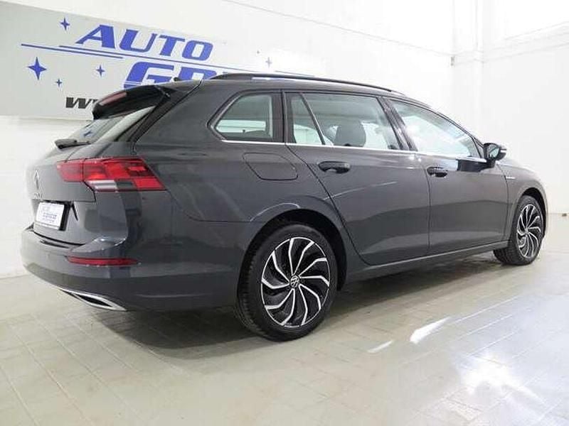 Gebraucht VW Golf VIII Style 190 PS (139 kW) 2022 Uranograu Kombi