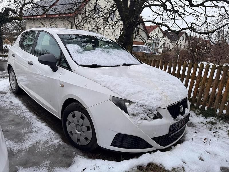 Weiß Gebraucht 2010 Seat Ibiza Limousine | 1.100 € (Superpreis) - Bild 1/4