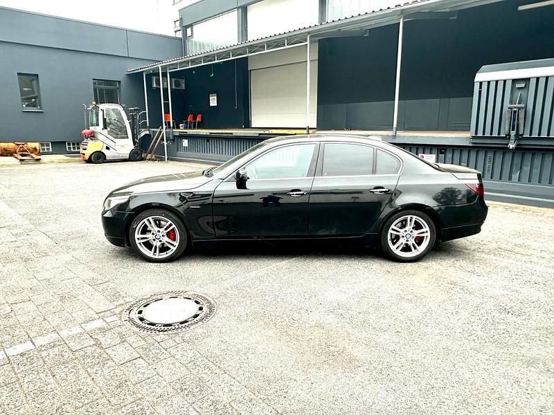 Gebraucht BMW 530 218 PS (160 kW) 2004 Schwarz Limousine