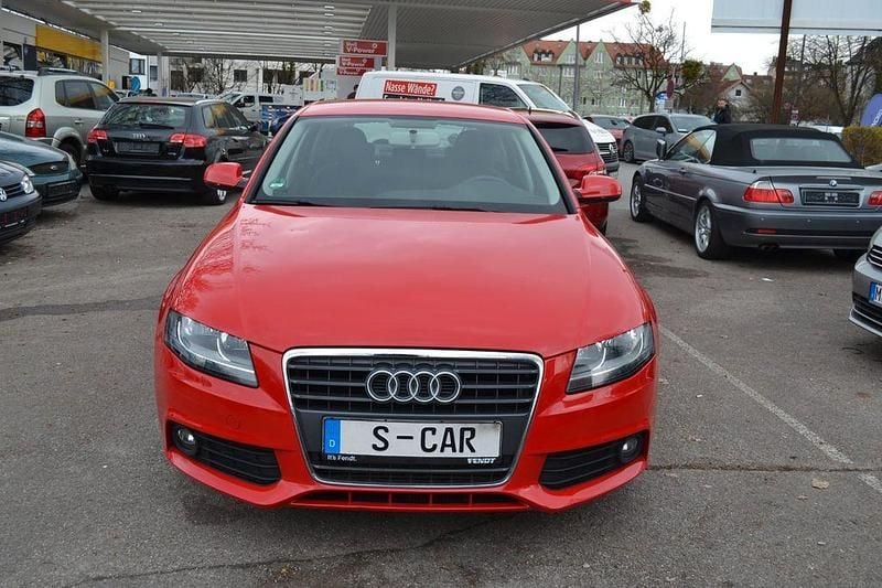Gebraucht Audi A4 120 PS (88 kW) 2009 Rot Limousine