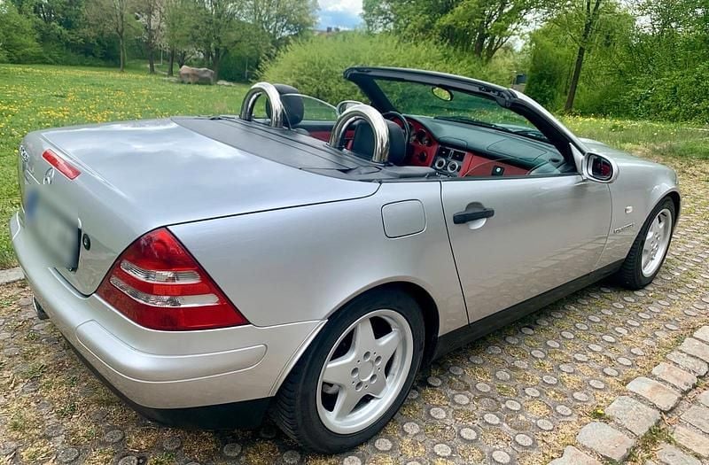 Silber Gebraucht 1998 Mercedes SLK230 Cabrio | 4.800 € (Fairer Preis) - Bild 1/4