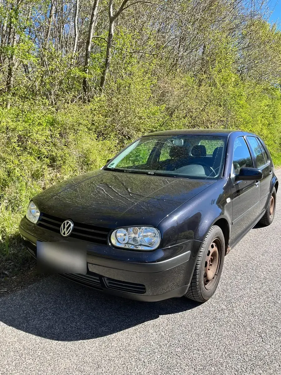 Gebraucht VW Golf IV 75 PS (55 kW) 2002 Schwarz Kleinwagen
