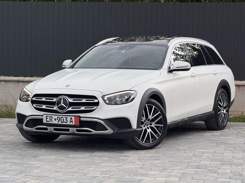 Weiß Gebraucht 2021 Mercedes E220 Limousine | 23.200 € (Superpreis) - Bild 1/4