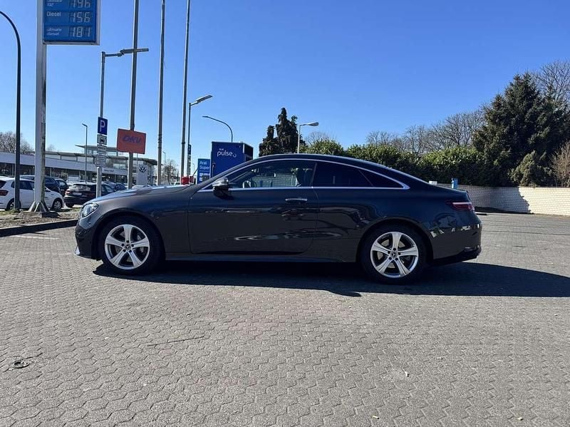 Gebraucht Mercedes E400 330 PS (242 kW) 2023 Grau Coupé