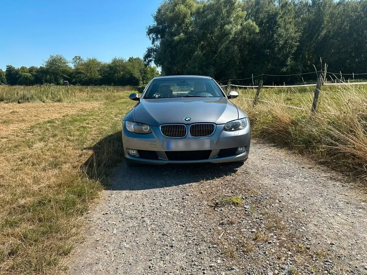 Gebraucht BMW 330 Sport Line 272 PS (200 kW) 2008 Grau Coupé