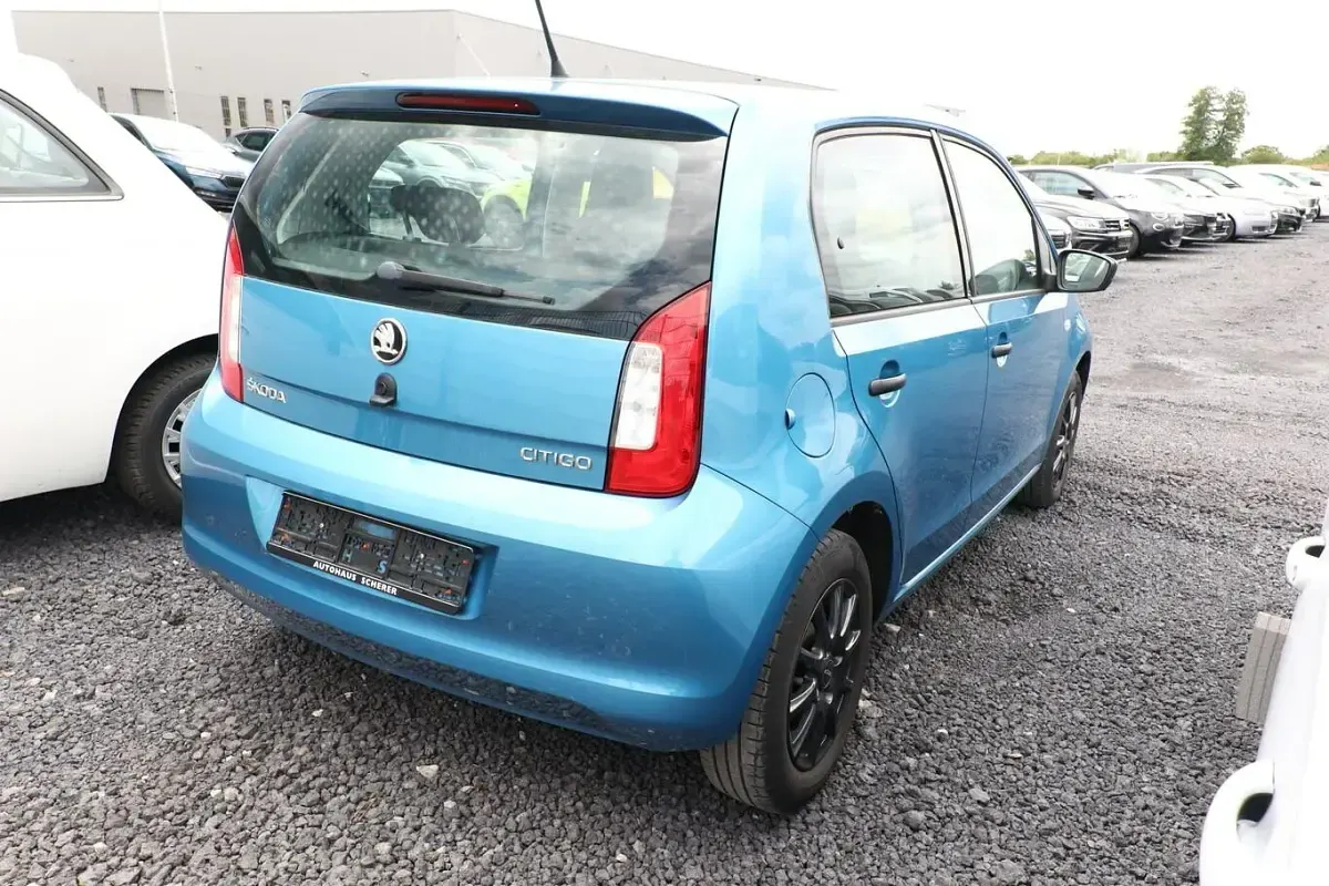 Gebraucht Skoda Citigo Active 60 PS (44 kW) 2018 Costa azul metallic Kleinwagen