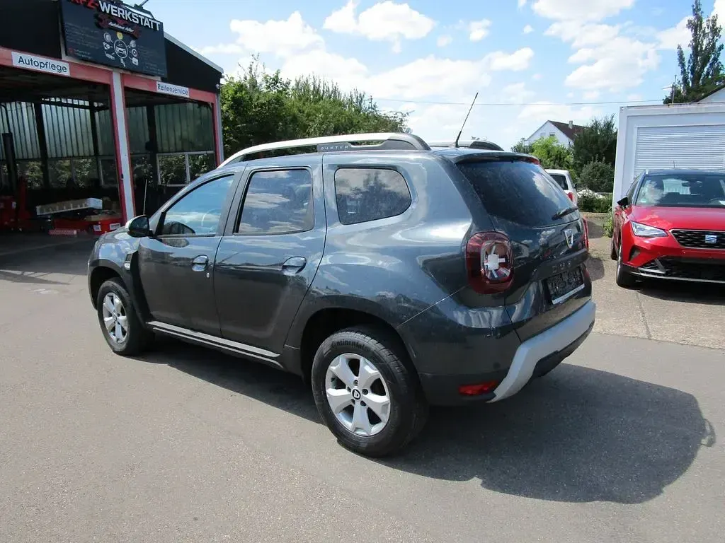Gebraucht Dacia Duster Comfort 131 PS (96 kW) 2019 Grau SUV