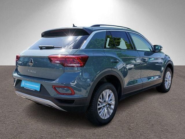 Second-hand VW T-Roc Life 110 CP (80 kW) 2023 Albastru SUV