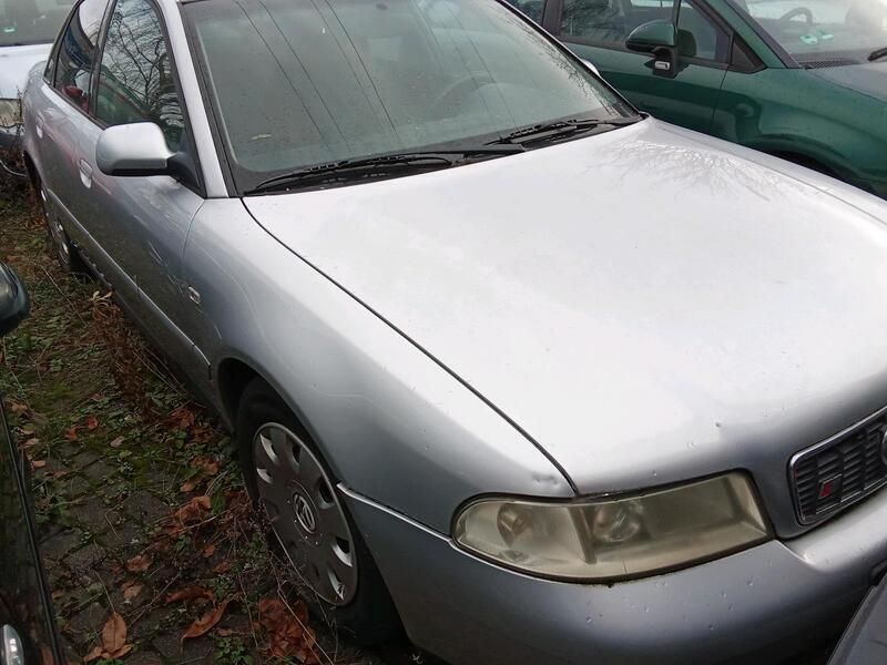 Silber Gebraucht 1999 Audi A4 Limousine | 990 € (Fairer Preis) - Bild 1/4