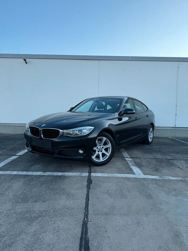Schwarz Gebraucht 2013 BMW 318 Gran Turismo Shadowline Limousine | 11.500 € (Fairer Preis) - Bild 1/4