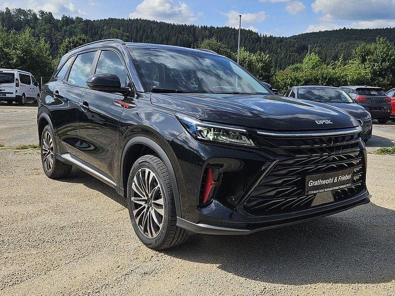 Neu DFSK Fengon 177 PS (130 kW) 2025 Gilded black SUV