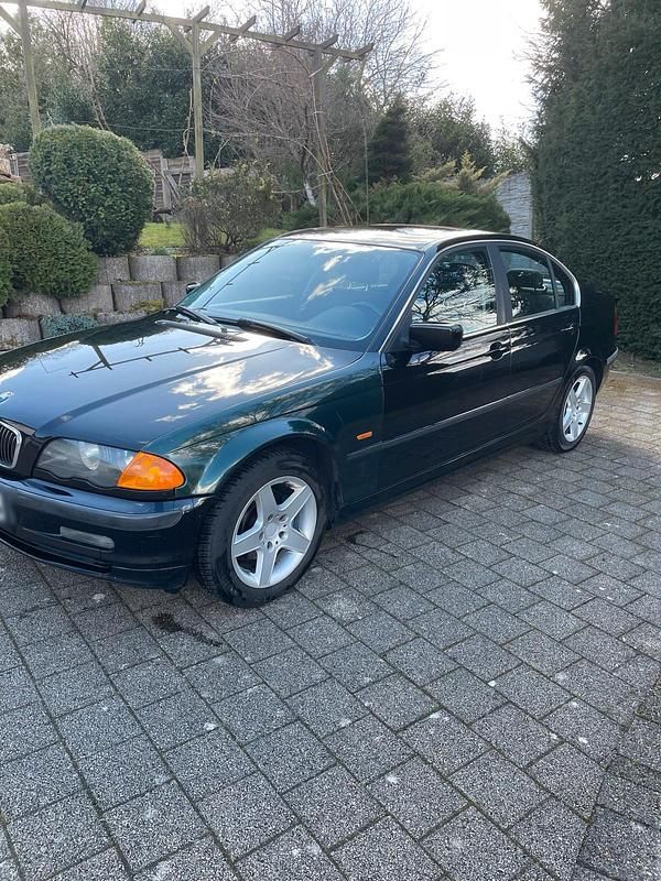 Gebraucht BMW 320 150 PS (110 kW) 2000 Schwarz Limousine