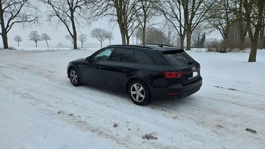 Gebraucht Audi A4 150 PS (110 kW) 2018 Schwarz Kombi