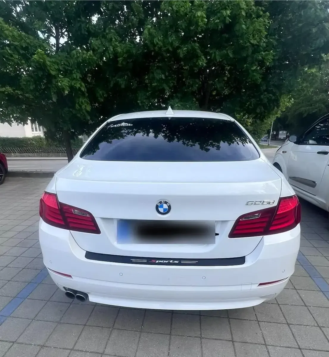 Gebraucht BMW 525 220 PS (161 kW) 2012 Weiß Limousine